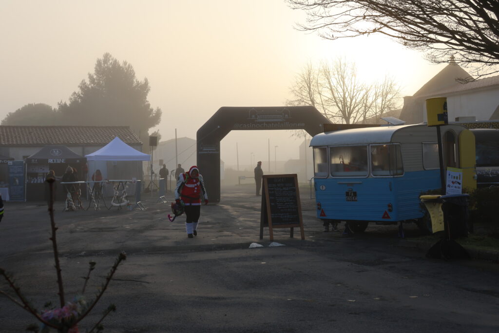 pere noel moto à la rochelle avec emt17