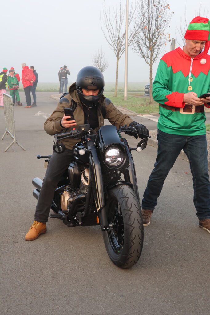 pere noel moto à la rochelle avec emt17
