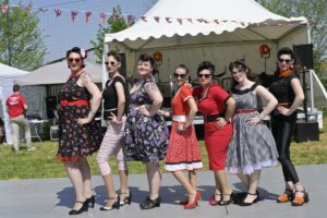 Motors arts days un évenement auto moto dans le village d'angliers expositon de vehicule americain, vw et véhicule de prestige, concert et animation le 11 et 12 avril