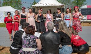 Motors arts days un évenement auto moto dans le village d'angliers expositon de vehicule americain, vw et véhicule de prestige, concert et animation le 11 et 12 avril